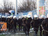 Pseudokibice próbowali wtargnąć na stadion