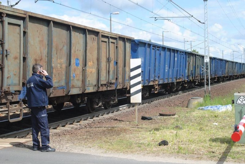 Tragiczny wypadek w Chrośnicy.  Mężczyzna zginął pod pociągiem [ZDJĘCIA]