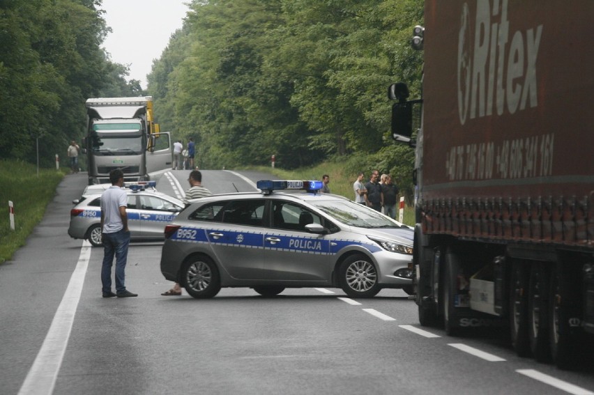 Awaryjne lądowanie śmigłowca w Karczowiskach (ZDJĘCIA)