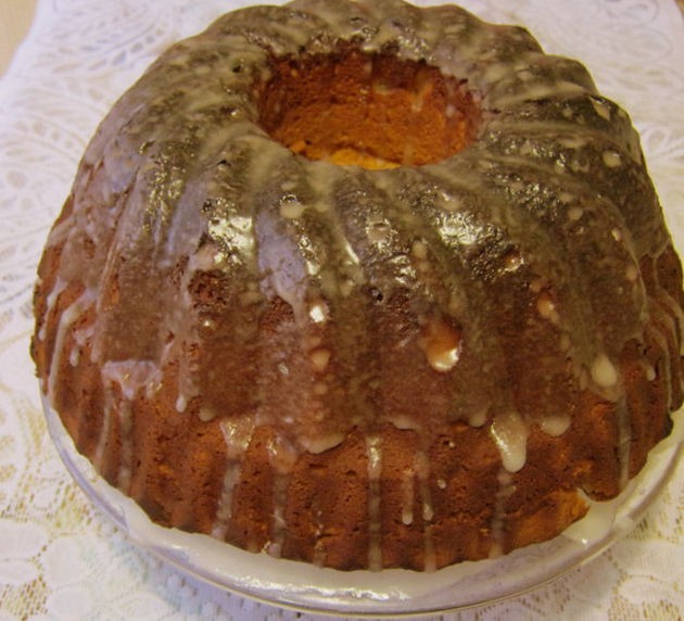 Babka drożdżowa.