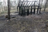 Pożar w Rzucewie w Osadzie Łowców Fok. Winny 19-latek, który rozpalił ognisko? | ZDJĘCIA, WIDEO