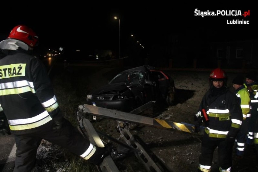 Wypadek w Sierakowie Śląskim. 28-latek wypad z drogi i uderzył w słup. Nie miał uprawnień ZDJĘCIA
