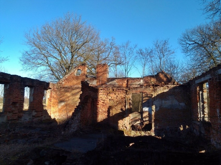 URBEX. Ekipa Bunkry Zachodniopomorskie eksplorowała dawny dworek w Tolczu - gmina Stara Dąbrowa, powiat stargardzki