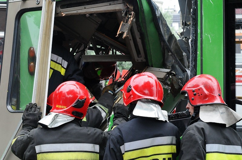 W zderzeniu tramwajów ucierpiało ponad 40 osób. 16 osób...