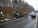 Tir wpadł do rowu. Trasa Ugoszcz-Studzienice zablokowana [zdjęcia]