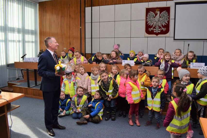 Nowy Dwór Gdański. Maluchy odwiedziły nowodworski magistrat [ZDJĘCIA]