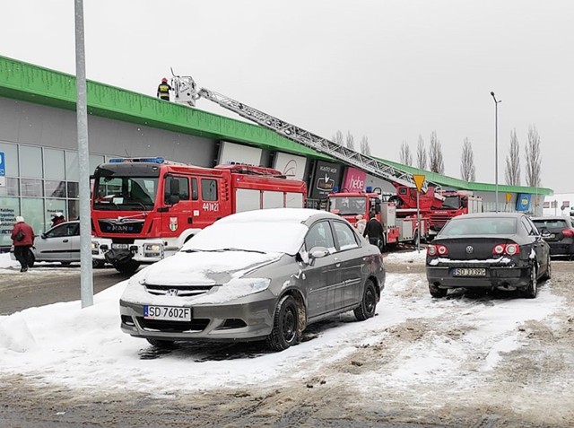 Ewakuacja centrum handlowego w Dąbrowie Górniczej