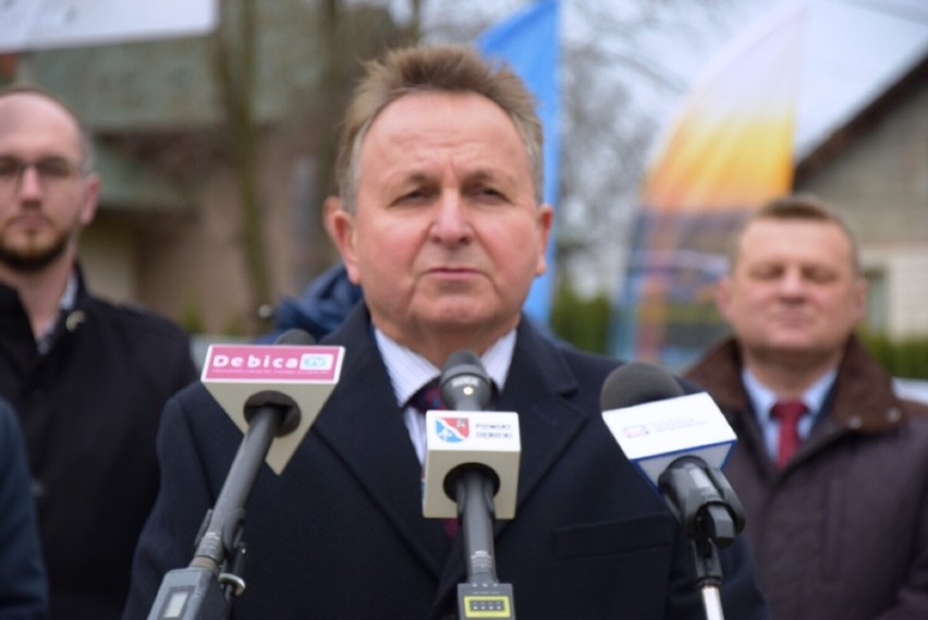 Wiceminister Rafał Weber na placu budowy drogi powiatowej Brzostek - Kamienica Górna - Smarżowa