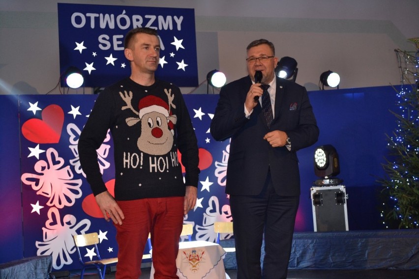 Otwórzmy Serca - Kiermasz Świąteczny w Szkole Podstawowej nr...