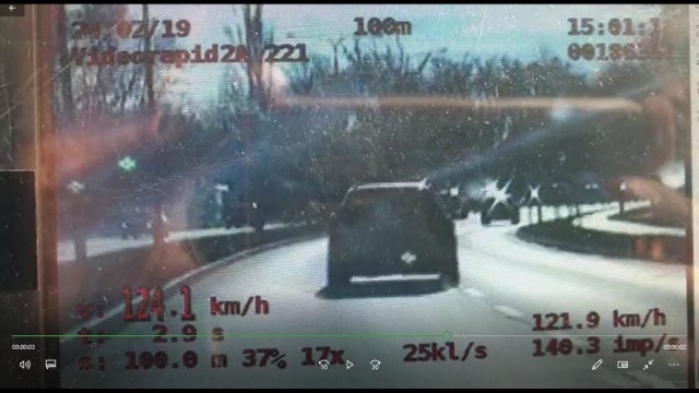 Sześciu piratów drogowych z powiatu straciło prawo jazdy. Jeden z nich jechał na Poznańskiej z prędością 124 m/h! [FILM]