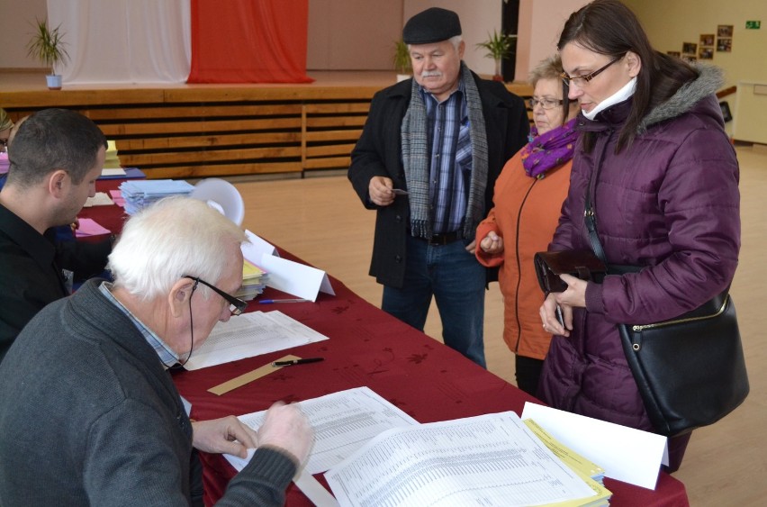 Wybory samorządowe 2014 Malbork. Tak głosowali malborczycy [ZDJĘCIA, FREKWENCJA]