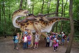 Lejkowo. Wycieczka dzieci do parku dinozaurów w Łebie