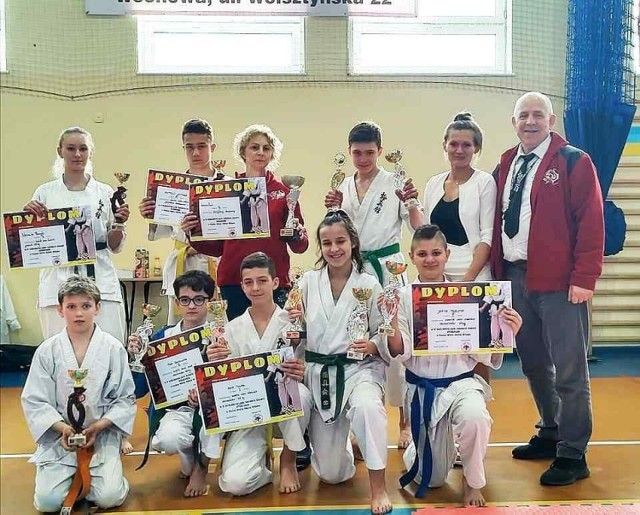 Zawodnicy Inowrocławskiego Klubu Karate Kyokushin  mają powody do dumy. Znakomicie wypadli na zawodach w Żywcu
