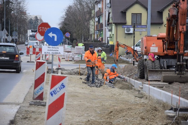 W Nowej Soli i okolicy potrzeba do pracy sprzedawców, nauczycieli, pracowników budowlanych, a także m.in. traktorzysty