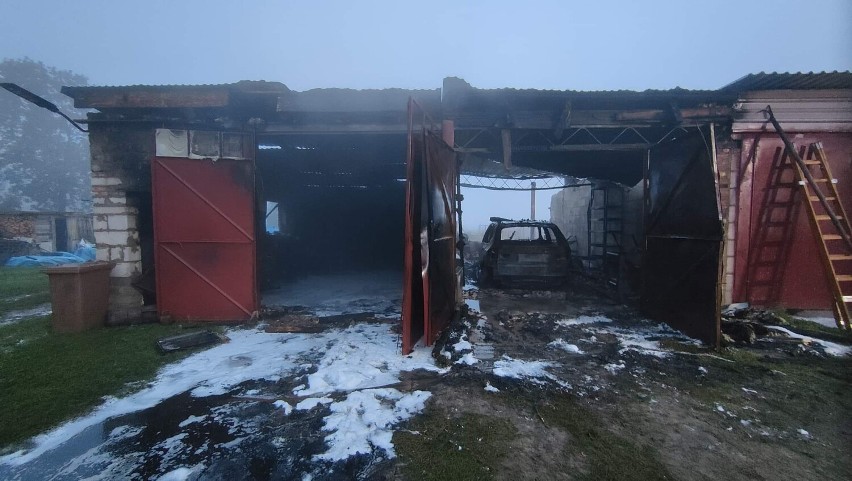 Pożar garażu w Kuźnicy Zbąskiej. Straty sięgnęły 100 tysięcy złotych 