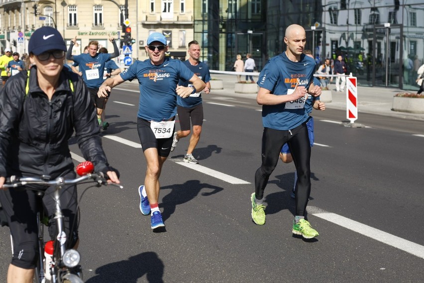 Biegnij Warszawo 2017 - zdjęcia z trasy najbardziej...