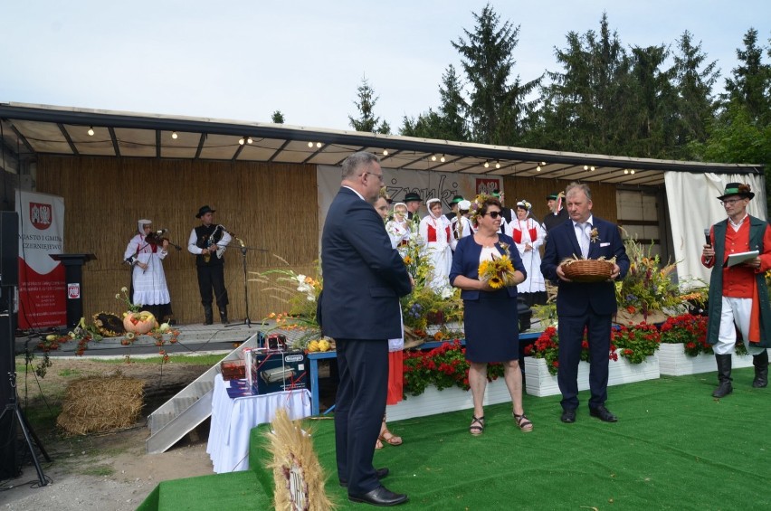 Dożynki 2019 w gminie Czerniejewo. Obrzęd dożynkowy i atrakcje towarzyszące [FOTO]