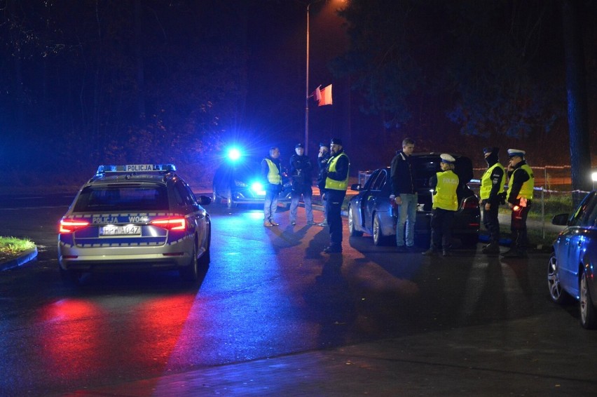 Night Drive Goleniów kontra Policja. "Dyskoteka" pod stadionem