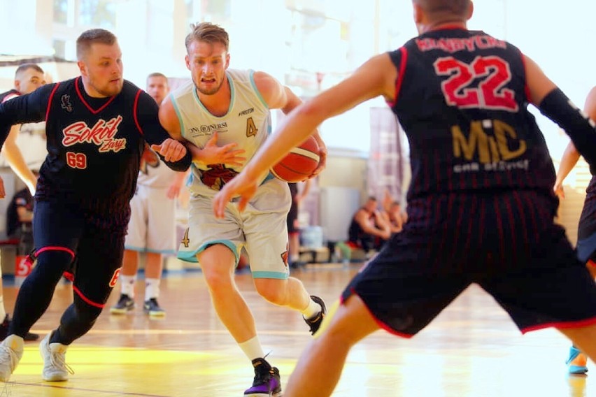 Koszykarze Sokoła Żary przegrali pierwszy mecz w 3.lidze z Kangoo Basket Gorzów Wlkp. Już niedługo derby Żar