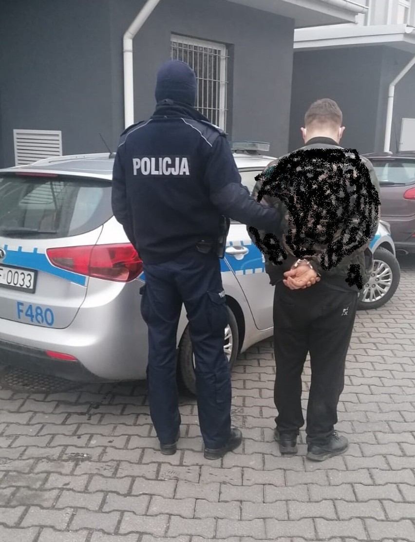 Radomsko. Policjanci znaleźli u 25-latka znaczne ilości narkotyków. Mężczyzna trafił do aresztu