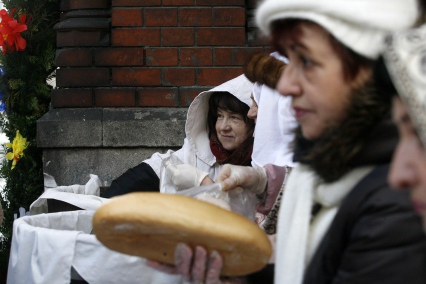 Śledź, chleb i grosz w Legnicy (ZDJĘCIA)
