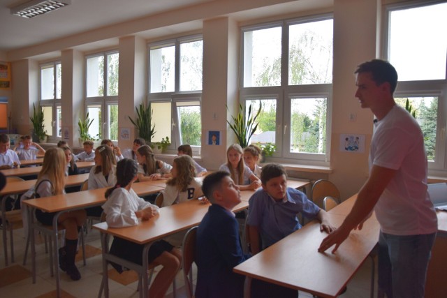 Miron Mironiuk przybliżył projekt uczniom klasy V Szkoły Podstawowej nr 5 w Zduńskiej Woli