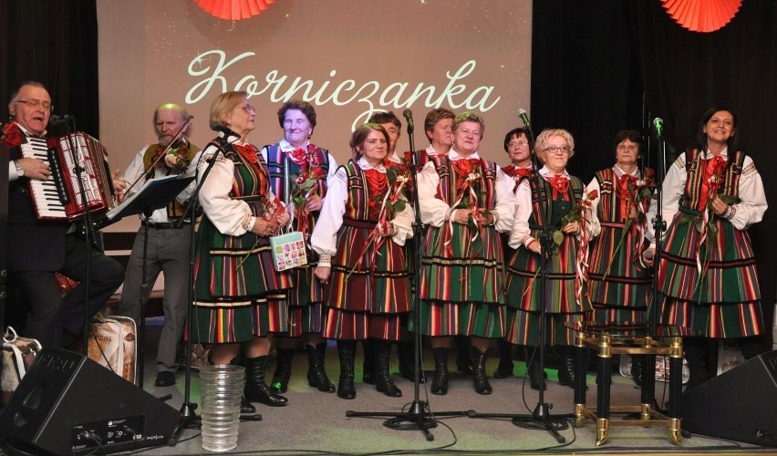  „Korniczanka” ma 20 lat. W Końskich były gratulacje, życzenia, tort i jubileuszowy koncert [ZDJĘCIA, wideo]