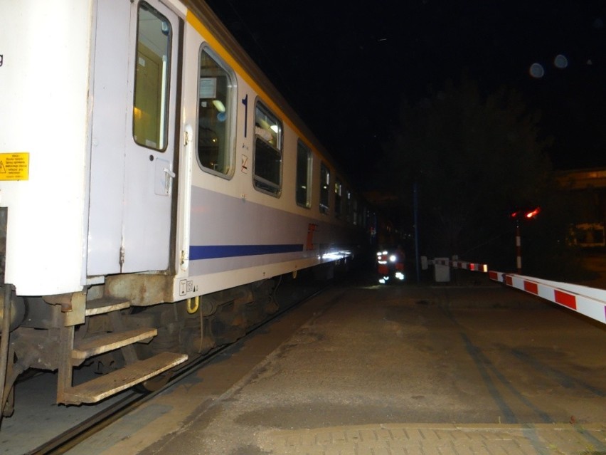 Pijany 30-latek przyczyną zatrzymania pociągu w Radomsku [ZDJĘCIA]