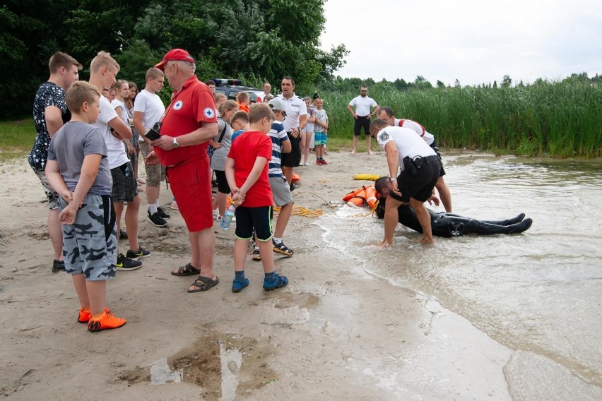 500 młodych ludzi miało okazję świetnie bawić się i przy tym...