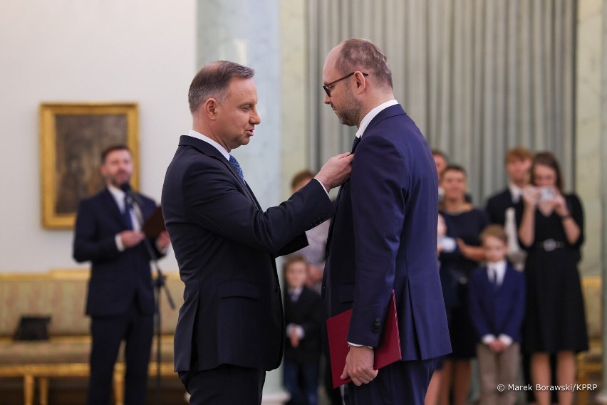 Marcin Przydacz kończy pracę u boku prezydenta Polski. Został odznaczony Krzyżem Kawalerskim Orderu Odrodzenia Polski