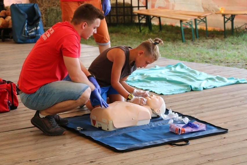 W Strzebiniu po raz dziewiąty obchodzono Święto Chleba. Mieszkańców bawili m.in. panowie z "Rancza" [ZDJĘCIA]