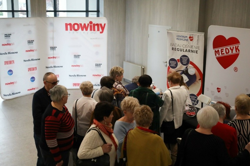 Forum Seniora w Rzeszowie. Spotkanie seniorów z gościem specjalnym Laurą Łącz