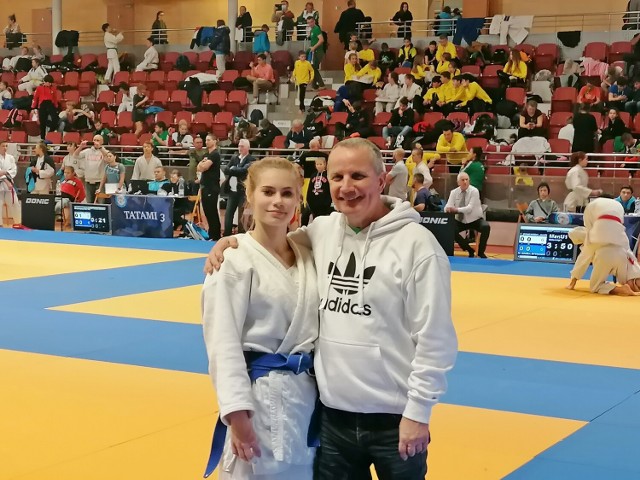 Klaudia Kaczor na zawodach w Poznaniu zdobyła srebrny medal w kat. 48 kg
