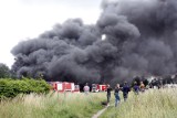 Legnica: Gigantyczny pożar. Słup dymu ma ok. 100 metrów (ZDJĘCIA)