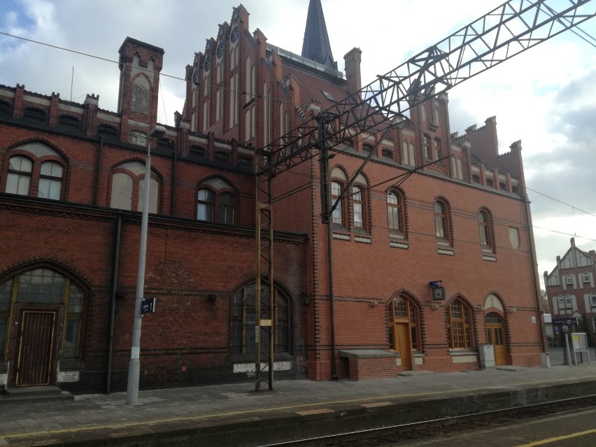 Dworzec kolejowy w Nowych Skalmierzycach