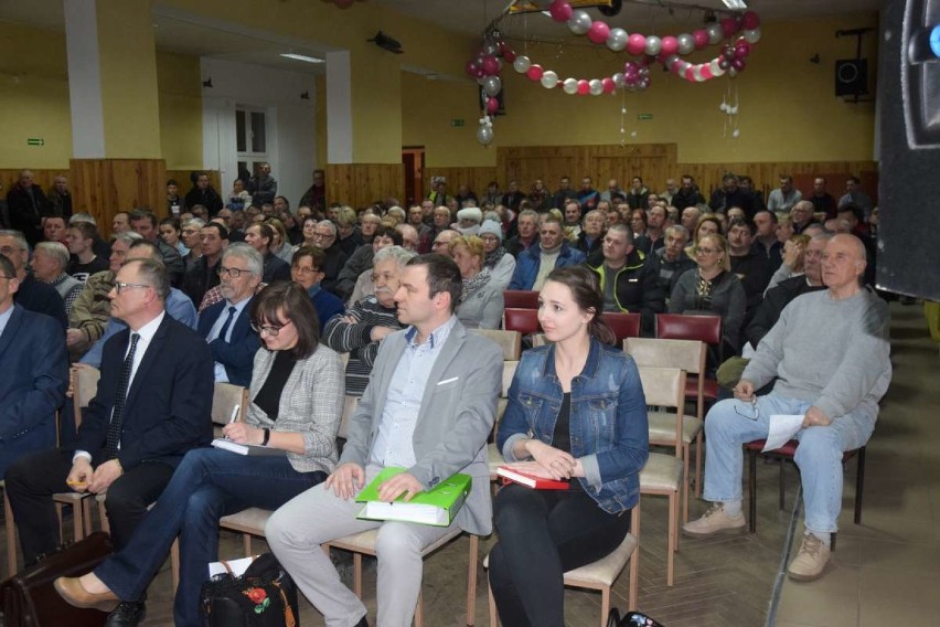Spotkanie do "jednej bramki", czyli na spotkaniu w sprawie świniarni w gminie Kłecko ponownie zabrakło inwestora