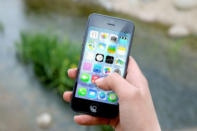 Klienci korzystający z płatności mobilnej na smartfonie - będą zmiany w systemie płatności od 20 marca