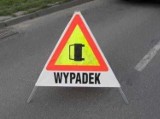 Dachowanie auta na obwodnicy Trójmiasta w okolicy Gdyni. Jedna kobieta została ranna