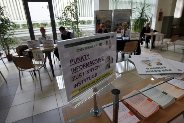 ZUS Legnica: Inspektorzy udzielą porady w galerii handlowej Auchan