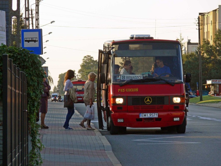 Władze miasta chciałyby, żeby autobusy stały się alternatywą...