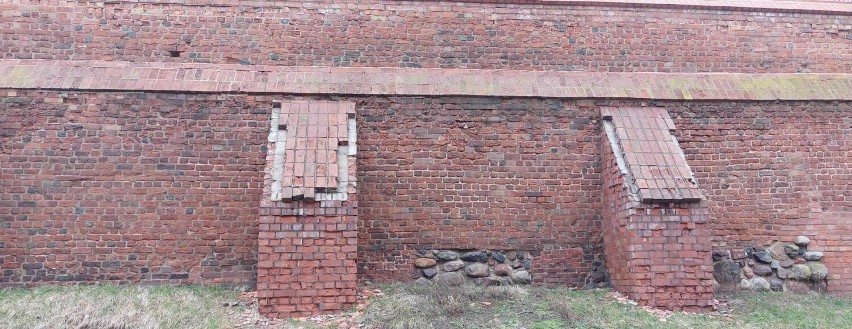 W 2021 roku fragment muru obronnego w Chełmnie uległ...