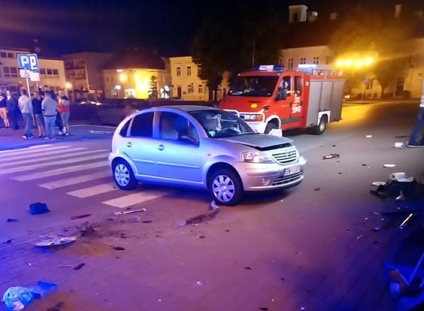 Nocna kraksa w centrum Wielunia. 19-latek stracił prawo jazdy [FOTO] 