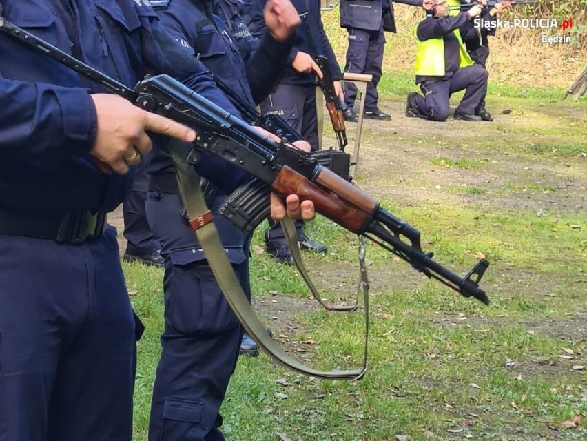 Będzińscy policjanci na strzelnicy w Pyskowicach ćwiczyli...