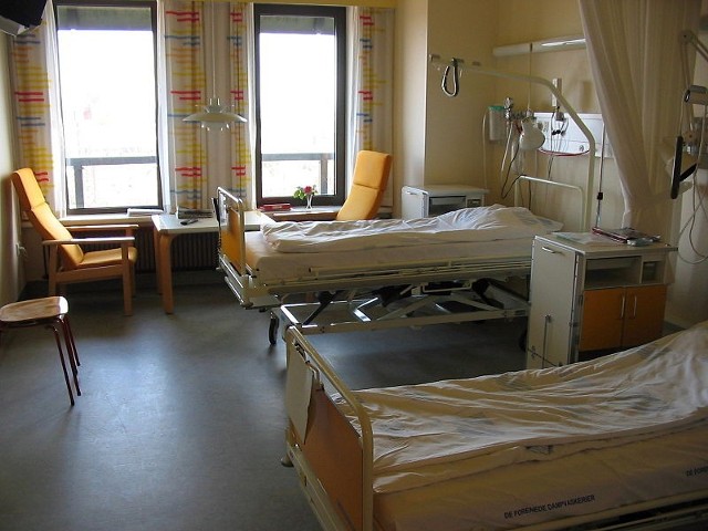 Źródło: http://commons.wikimedia.org/wiki/File:Hospital_room_ubt.jpeg