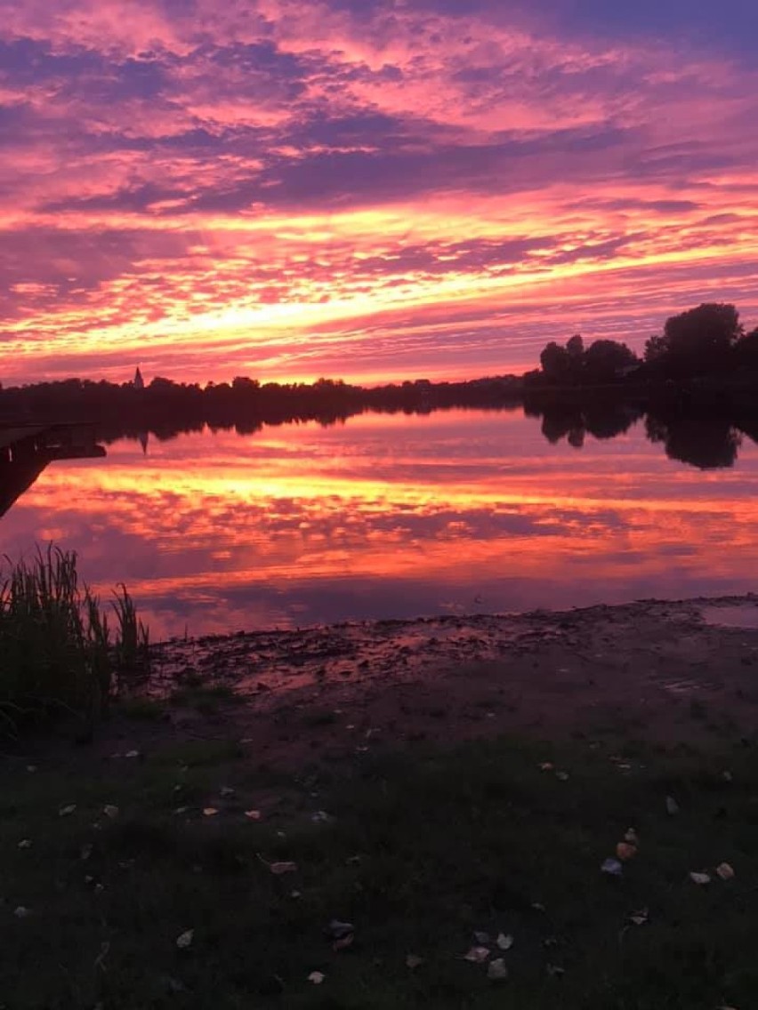 Zdjęcie zachodu słońca w powiecie międzychodzkim