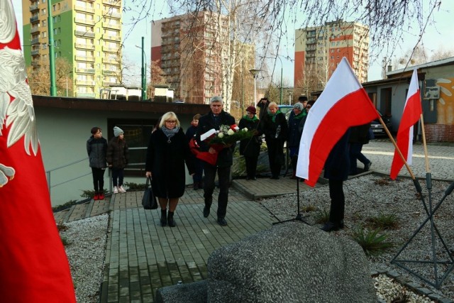 Uroczystości w Czeladzi 

Zobacz kolejne zdjęcia/plansze. Przesuwaj zdjęcia w prawo naciśnij strzałkę lub przycisk NASTĘPNE