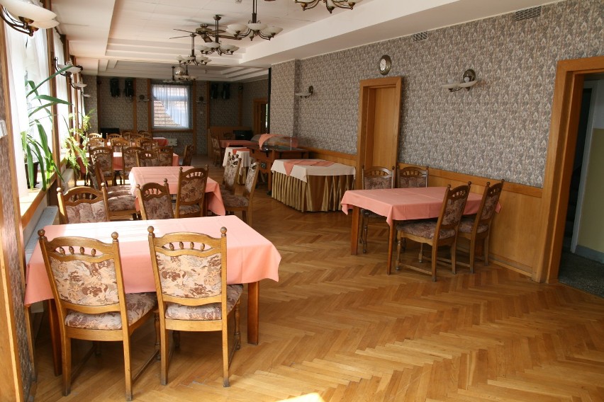 Sala restauracyjna duża.