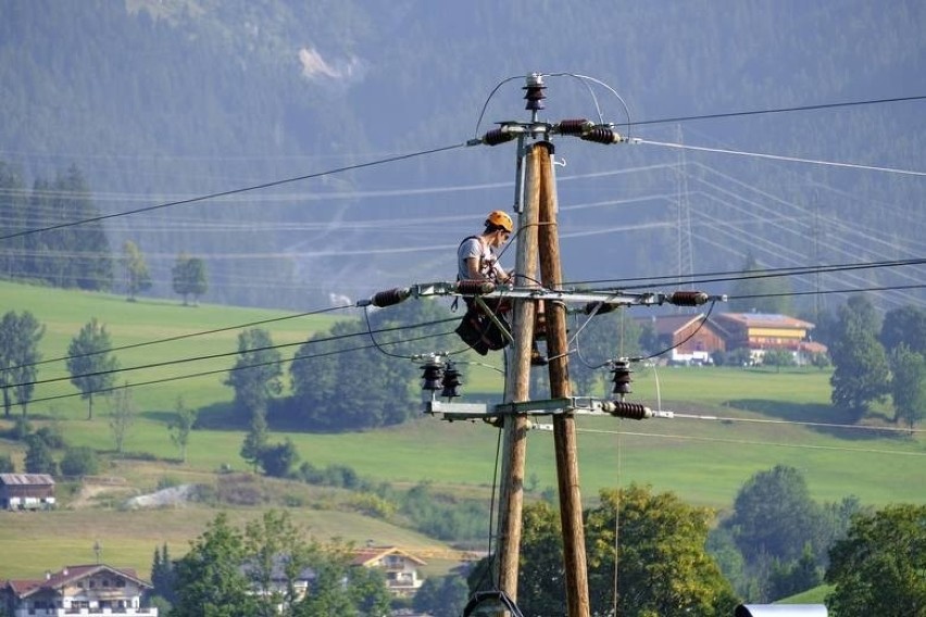 W regionie tarnowskim planowane są wyłączenia prądu. Gdzie i kiedy będą przerwy w dostawie energii? [LISTA MIEJSC]