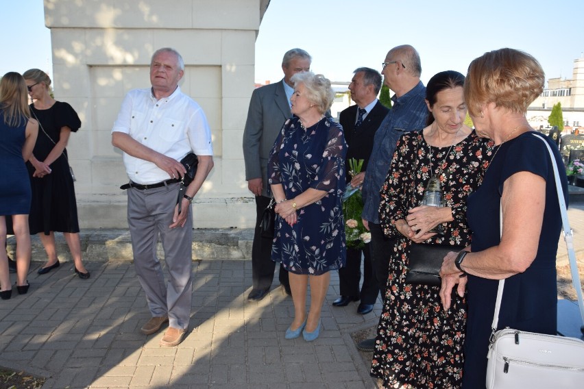 Relacja zdjęciowa z uroczystości ku pamięci zmarłego 30 lat...