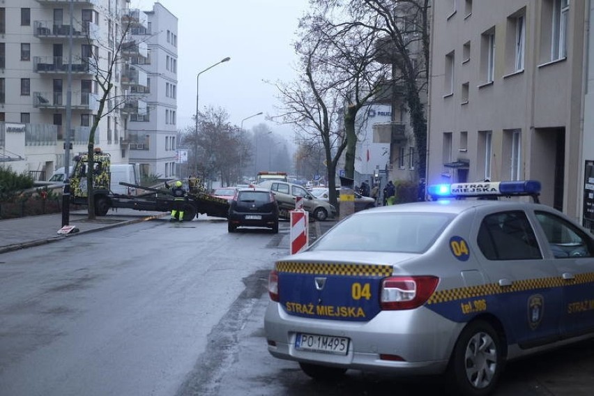 Usuwanie samochodów na zlecenie straży miejskiej